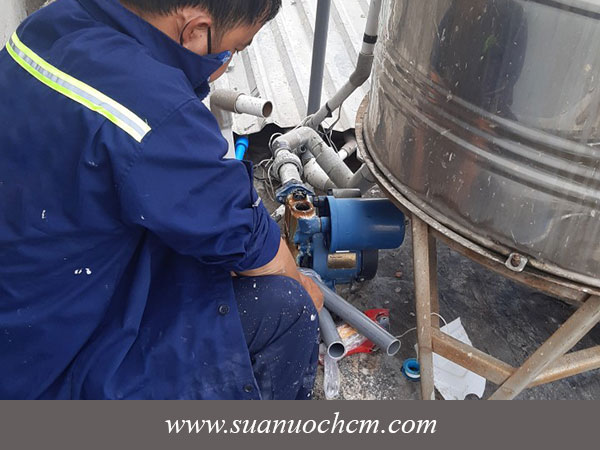 Dấu hiệu cần gọi thợ sửa máy bơm