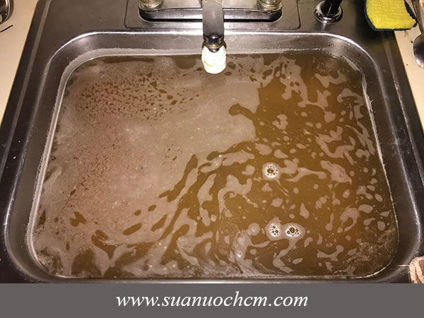 Tại sao chậu rửa thường bị tắc nghẹt