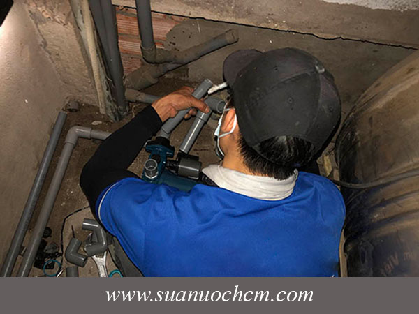 Thợ sửa ống nước tại quận 12 tay nghề cao